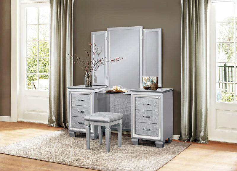 Allura Bedroom Set in Silver