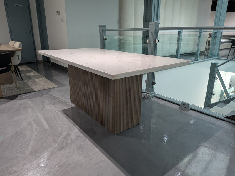 Messa Dining Table